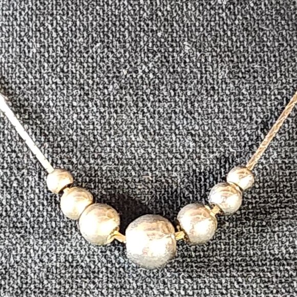 Seven Graduated Sterling Silver Round Ball Spheres on a Silver 17.5" Cobra Chain - Picture 3 of 16